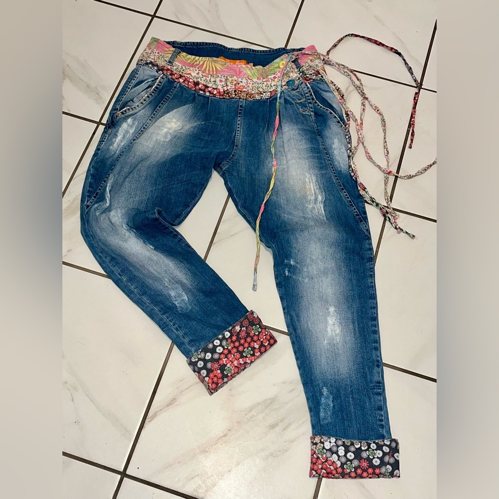 Y2K Bny Jean Collection Stylish Blue Jeans with Floral Accents